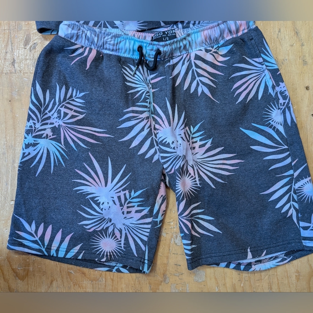 Zoo York Men’s Charcoal Athletic Shorts with Pastel Blue & Pink Tropical Print